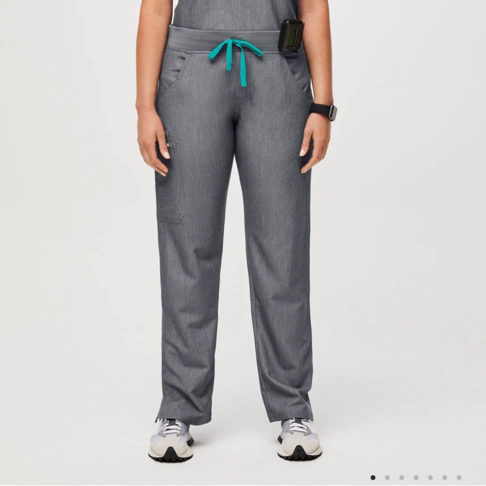 Figs Kade Cargo Scrub Pants - Graphite Small